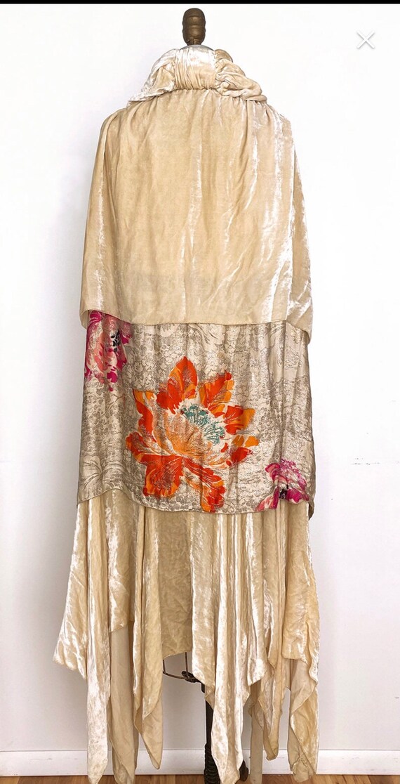 1920s cream silk velvet and gold lamé opera cape,