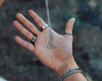 Collana Uomo Con Ciondolo Triangolo Invertito In Acciaio Inox, Stile Biker E Modaiolo