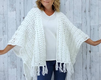 Shimmery White Ruana Crochet Poncho For Women, Chunky Cable Knit Cardigan, Warm Acrylic Kimono Cardigan With Fringe, Crochet Sweater Coat