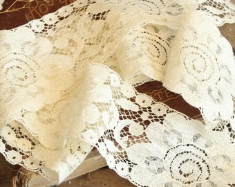 Vintage Lace Trim, Ivory Floral Pattern 3" Wide, 1 yard plus 27 inches long piece