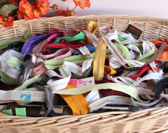 6/" Lot of 100 Pcs Assorted Sizes /& Colors Nylon Zippers 20/" ZIPPER GRAB BAG