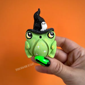Cute Witchy Pumpkin Frog or Toad Figurine/Handmade Clay Frog with Mushroom Decor/Cottagecore Frog with ghost Desk Buddy/Halloween Decor