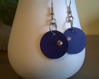 Boucles d'oreilles en cuir bleu et daim bleu et strass Swarovsky