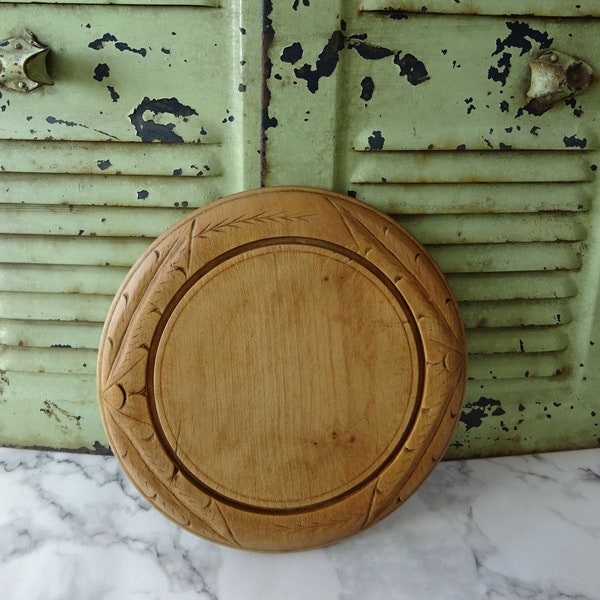 Antique Carved Bread Board Pretty Vintage Sycamore