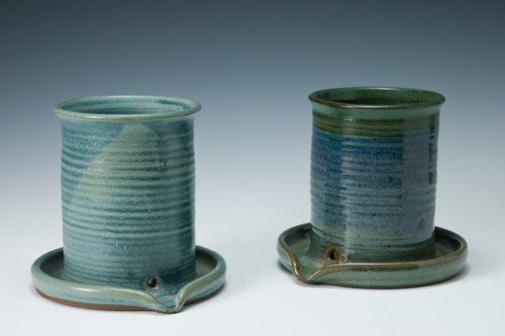 wheel thrown pottery sink caddy. Keep it near your sink to hold scrubbies. Small drainage hole at the bottom allows water to drain out.