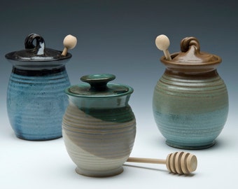honey jar with spurdle