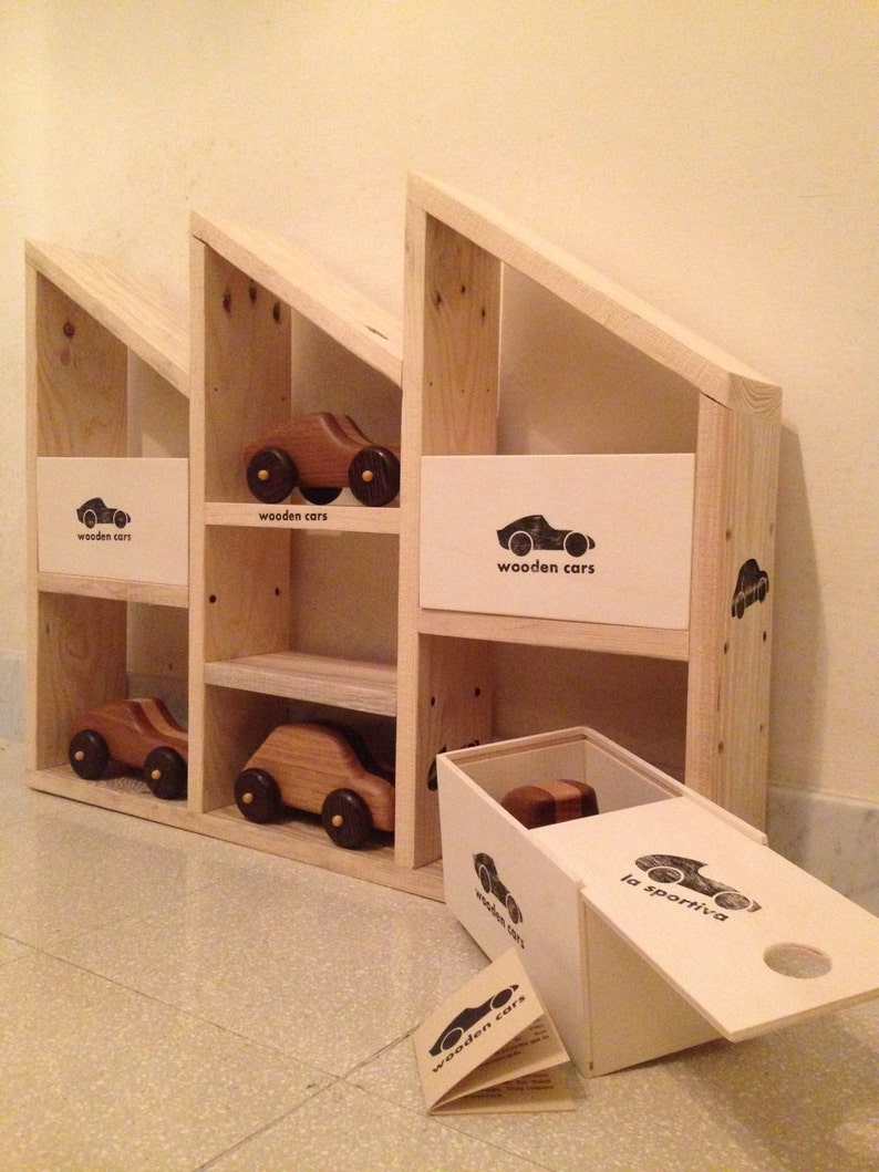 coche de madera juguete