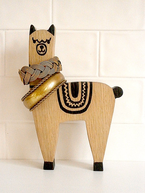 Wooden Lama Standing, Bracelets Holder, Jewelry Display, Jewelry Hanger,  Jewelry Organizer, Wooden Home Decor, Holiday Gift -  Norway