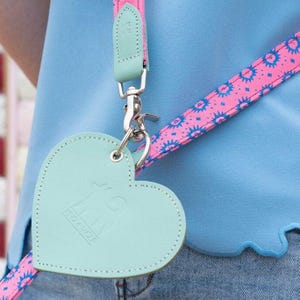 Poo Pouch Heart &#39;Mint Leather&#39;