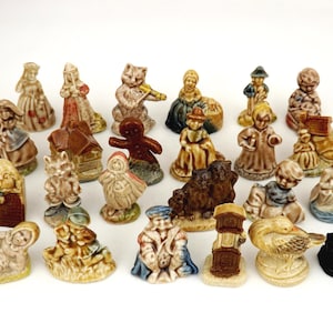 Wade Rare Complete set of Miniature Nursery's Rhymes All 24 (Perfect)