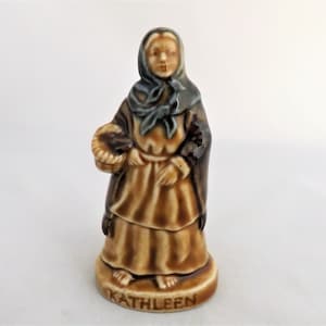 Figura de Kathleen Wade Irish Song and Folk Tales, década de 1970 (perfecta)