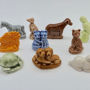 Wade Whimsie Pet Shop Whimsies Juego completo de 10. Gran danés, par de gatitos, periquito, poni, gato, conejo, tortuga, cachorros, pato y pez.