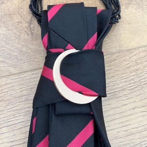 Ladies Tie Necklace