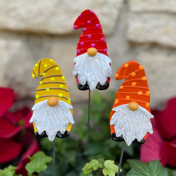 Garden Gnome Stakes,Set Of Three Gnomes,Planter Picks Outdoor Garden Sculpture,Gift For Her Gnomes Lover Gift Potted Plant Decor