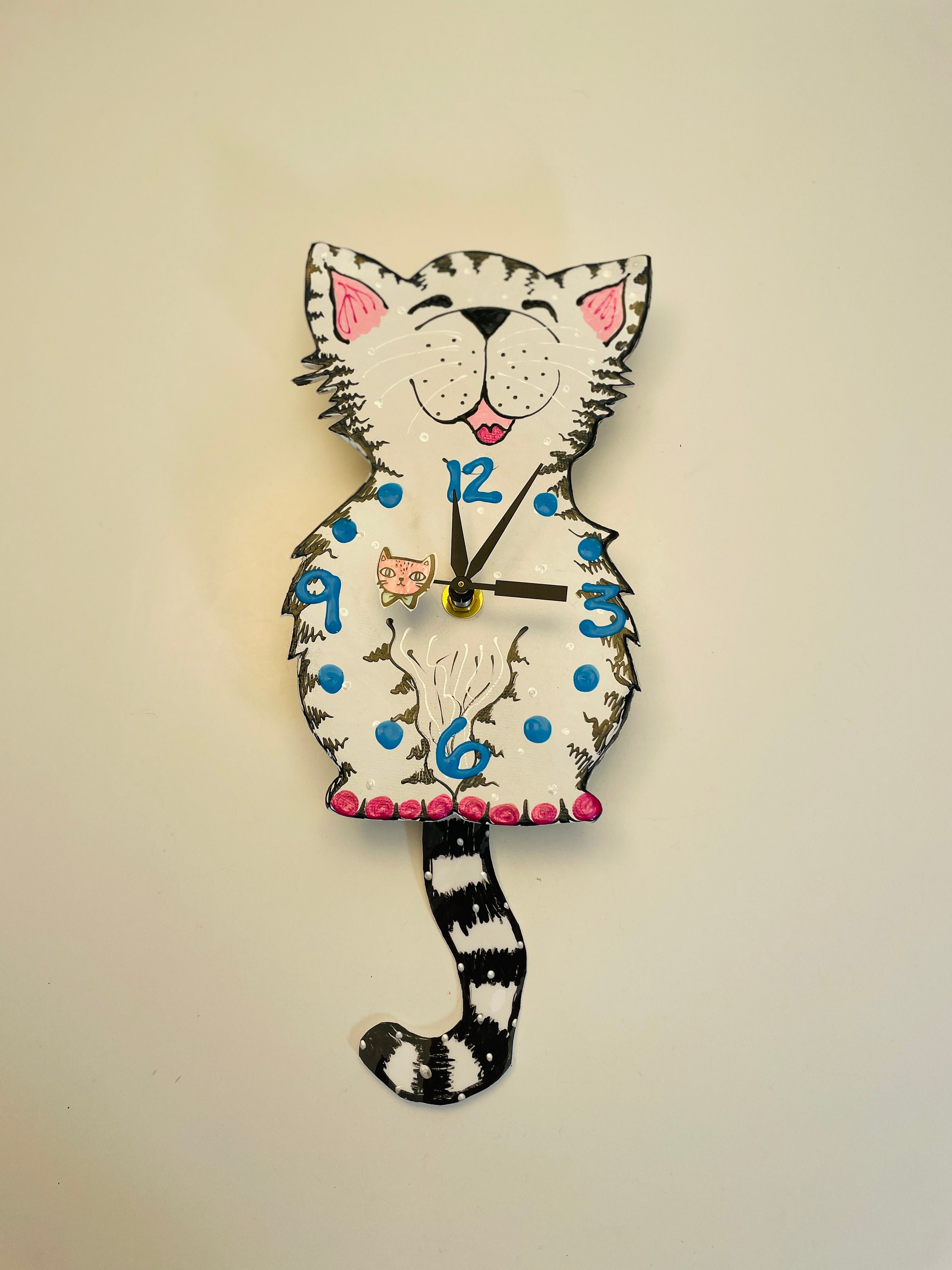 Cat Clock with Swinging Tail Pendulum •Cat Lover Gift KITTYCAT CLOCK