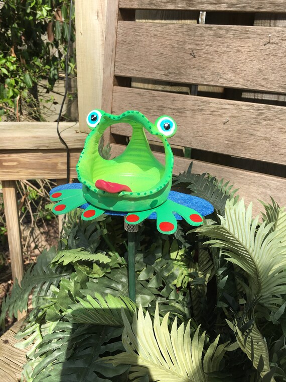 Frog Bird Feeder Birdhousefrog Birdfeeder Bird House Etsy