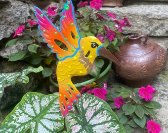 Yellow Metal Hummingbird Garden Stake,Garden Decor, Garden Art,Garden Gift For Moms,Hummingbird Decor,Hummingbird Lover Gift