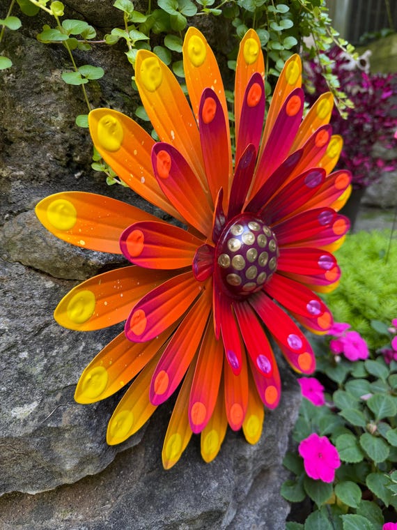 Metal Wall Flower, Fence Flower,Fence Decor Patio Decor Yard Art Wall Art For Home Gift For Her 3D Flower Wall Art Outdoor Wall Decor