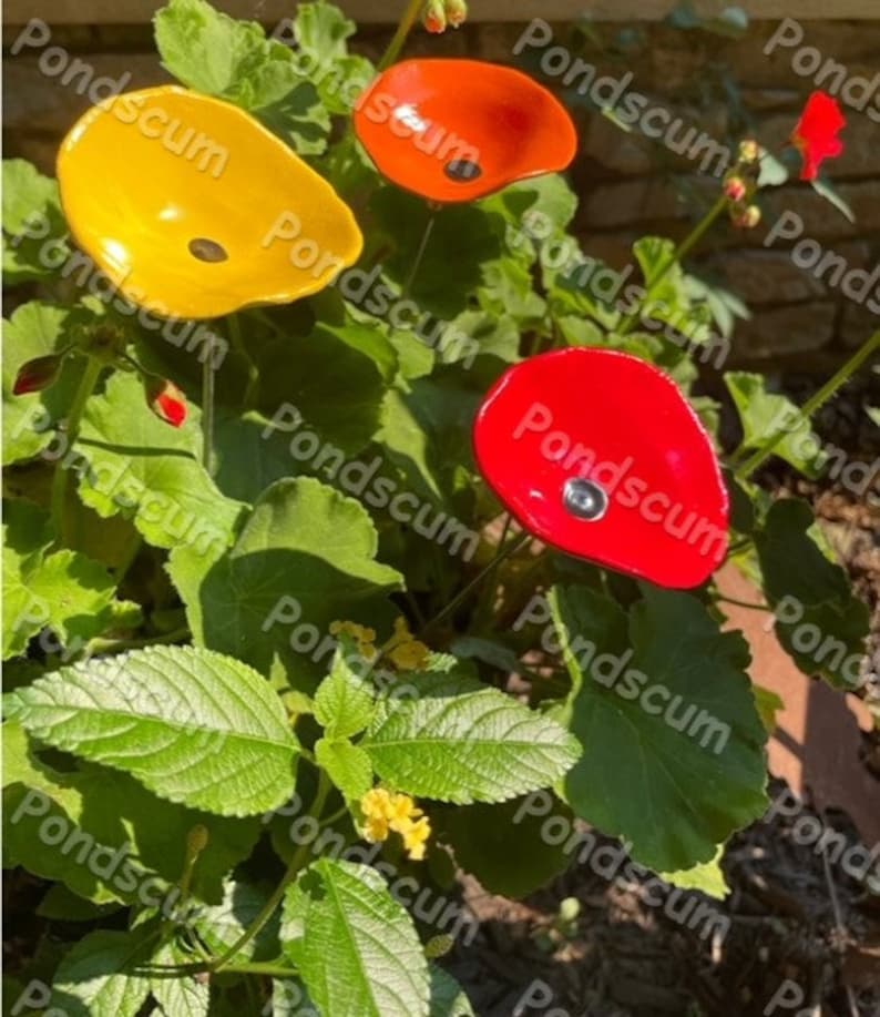 Set of 3 Mini Poppy Flower stakes,Poppy Flower Pot Cluster,Garden Stakes,Potted plants,Mother's Day Gift,Outdoor Garden Decor image 4