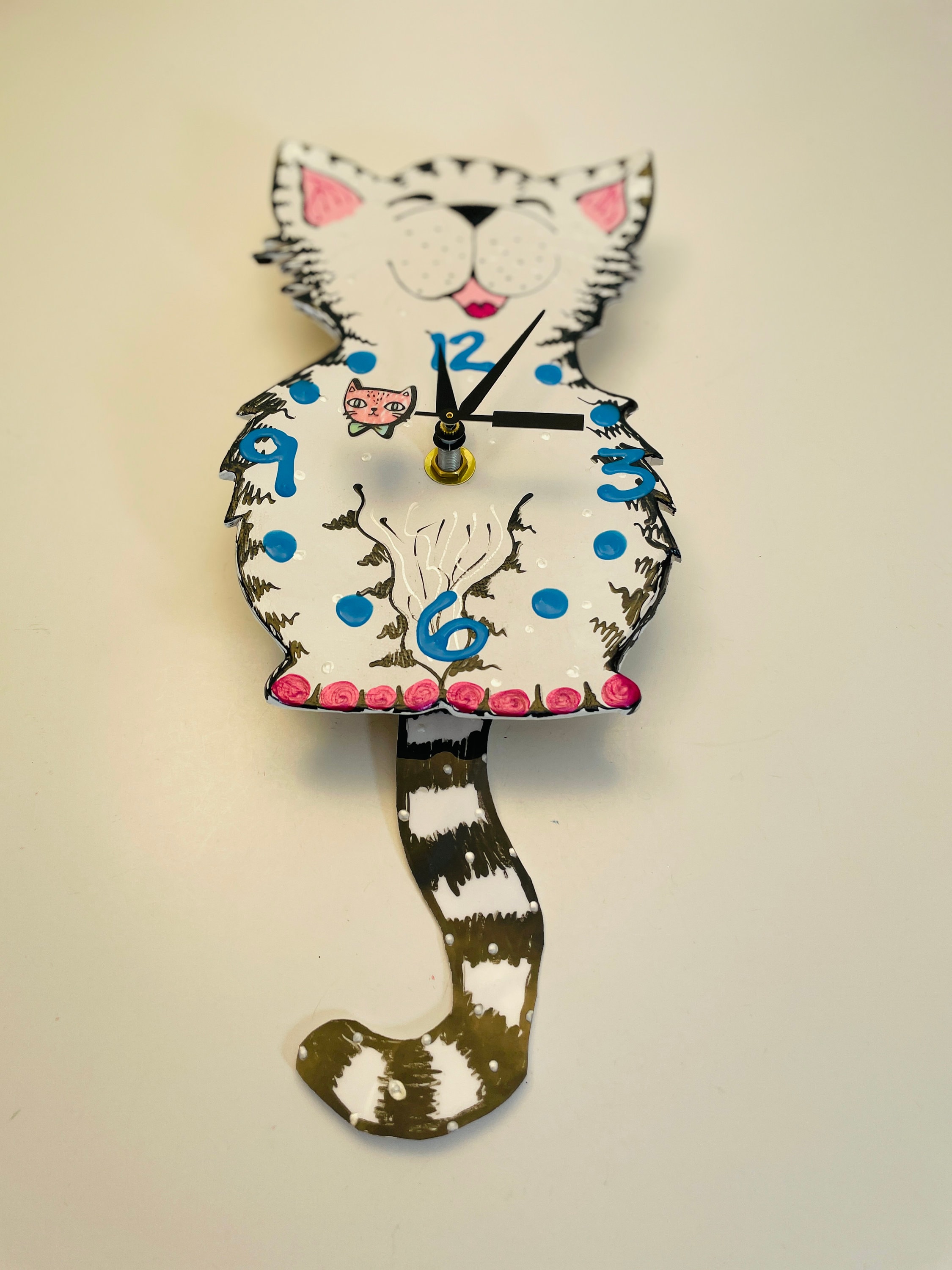 Cat Clock with Swinging Tail Pendulum •Cat Lover Gift KITTYCAT CLOCK