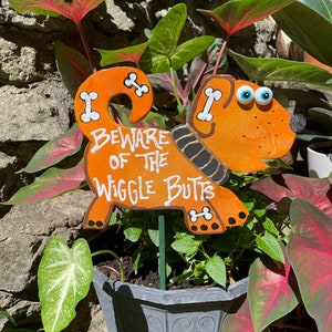 Beware Of The Wiggle Butts!Dog,Garden Decor, Gifts For Gardener, Dog Lovers, Gardening Gifts, Mothers Day Gifts, Outdoor Decor,Yard Art