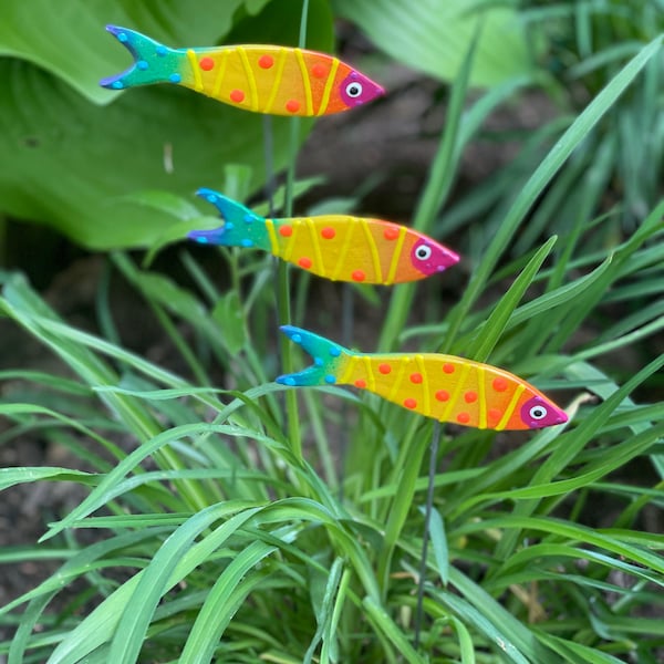 3 Rainbow Fish Mino Garden Stakes, Garden Stakes,Potted plants, Gift,Lawn decor,Outdoor garden Stake,Garden Decor Ocean Decor Fish Art