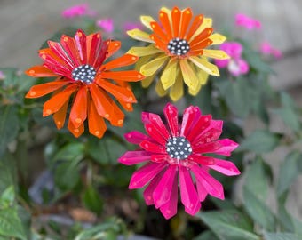 3 Metal Zinnia Flower Garden Stakes,Yard decoration, Metal Art, Garden Sculpture Decor, Metal Flowers Mothers Day Gift