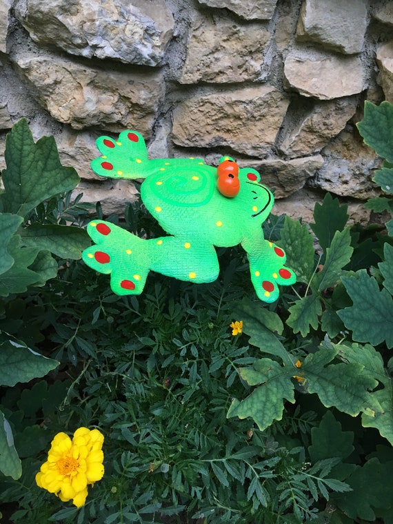 Statuine decorative da giardino rana su pietra in ceramica