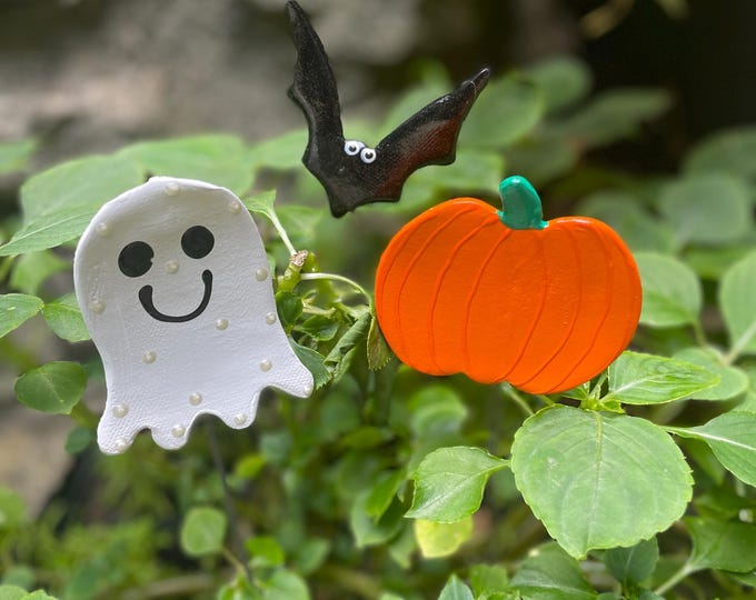 Featured listing image: Set of 3 Clay Ghost,Pumpkin and Bat  Halloween Garden Stakes Yard Decor Halloween Decor Halloween Props   Potted Plant Decor Outdoor prop