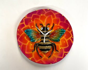 Handmade gift,Bumble bee clock,kitchen decor, honeybee gift for beekeeper, beekeeper gift, kids clock,Metal Wall Clock,Gift For Her