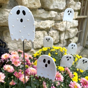 Clay Ghost  Halloween Ghosts Garden Stakes Yard Decor Halloween Decor Halloween Ghost Decor Potted Plant Decor Fall Home Accents