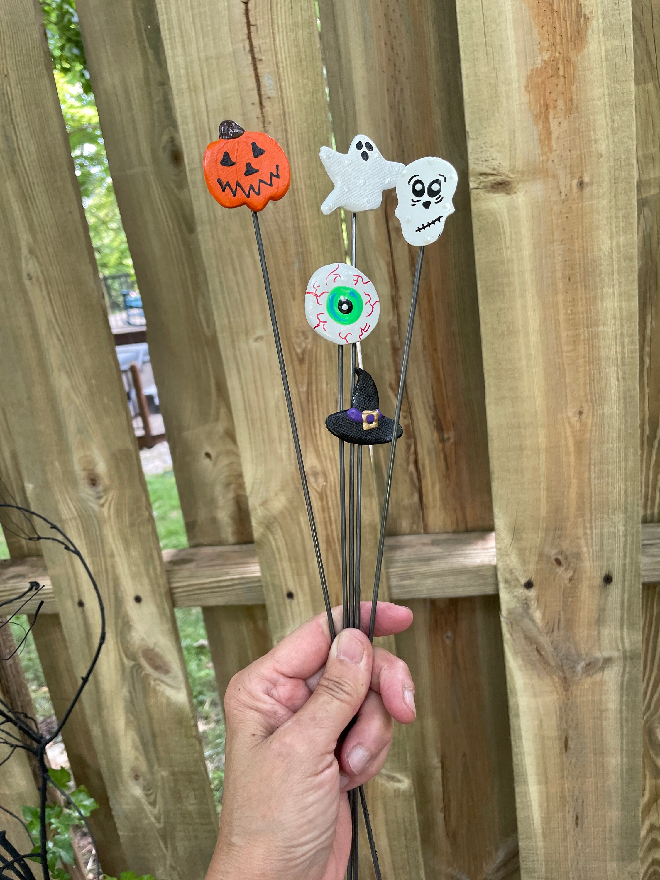 Set of 5 Halloween Garden Stakes Ghost,Pumpkin,Witches Hat,Skull,Zombie