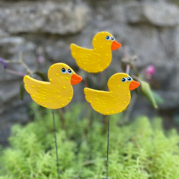 Set Of Three Ducklings,Baby Ducklings Garden Stakes,Potted plants,Gift For Her,Lawn decor,Outdoor garden Sculpture,Garden Decor,Gift For Her