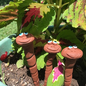 Set Of Three Garden Worms Water Sensor Worms for your Garden or planters,8&#39;&#39; Ceramic Worms Happy Garden Plant Worms-Garden Worm Plant Worm