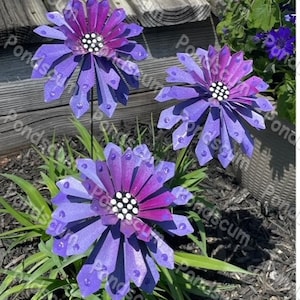 Set Of Three Purple Metal Zinnia Flower Garden Stakes,Yard decoration, Metal Art, Garden  Decor, Metal Flowers Mother's Day Gift For Her