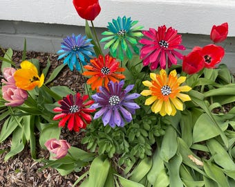 Metal Zinnia Flower Garden Stake,Yard decoration, Metal Art, Garden Sculpture Decor, Metal Flowers Gift For Her Mother&#39;s Day Gift