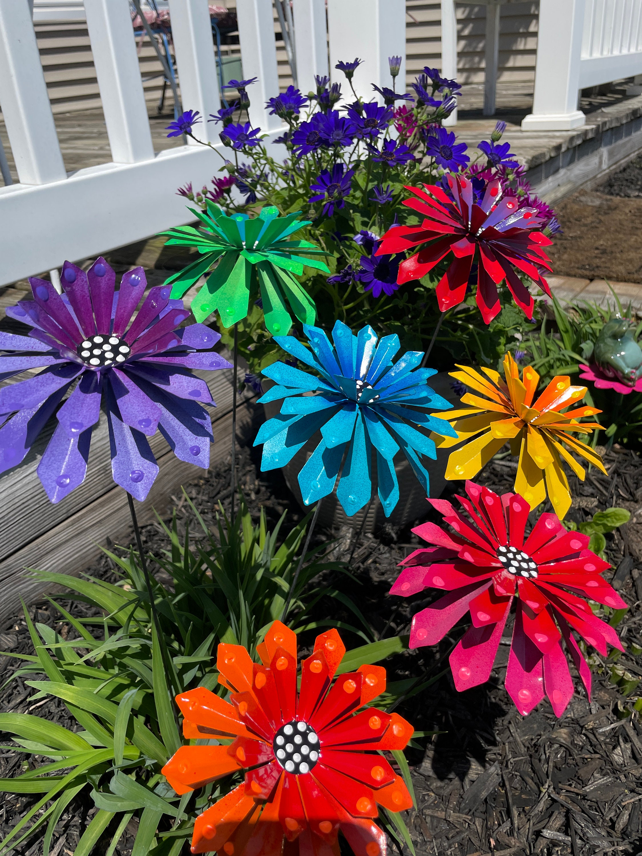 Metal Flower Garden Stake Yard Decoration Metal Art Garden Sculpture 