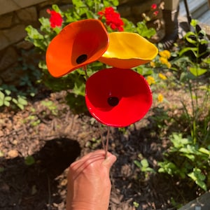 Set of 3 Mini Poppy Flower stakes,Poppy Flower Pot Cluster,Garden Stakes,Potted plants,Mother's Day Gift,Outdoor Garden Decor image 3