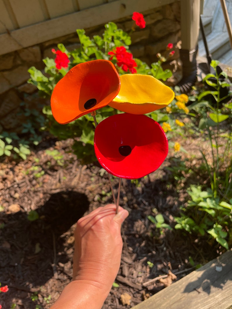 Set of 3 Mini Poppy Flower stakes,Poppy Flower Pot Cluster,Garden Stakes,Potted plants,Mother's Day Gift,Outdoor Garden Decor image 3