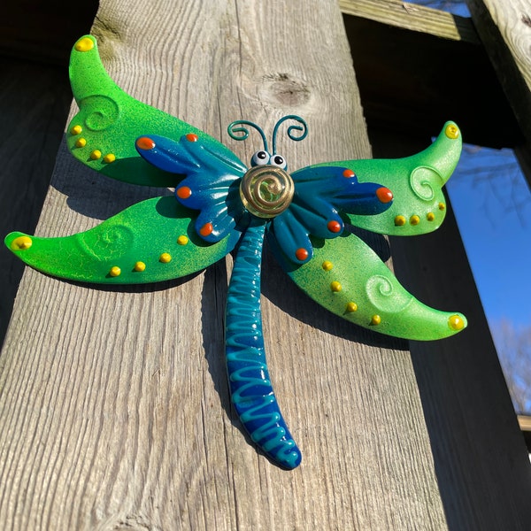 Green Dragonfly Garden Wall Hanging Decor-Garden Fence Wall Decor-Dragonfly Yard art-Patio Decor Gift For Her-Metal Dragonfly Privacy Fence