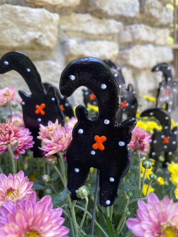 Black Cat Garden Stake Cat Butt Plant Decor  Halloween Cat Lover Gift  for Potted Plant Halloween Garden Fall Plant Decor Fall Garden Decor