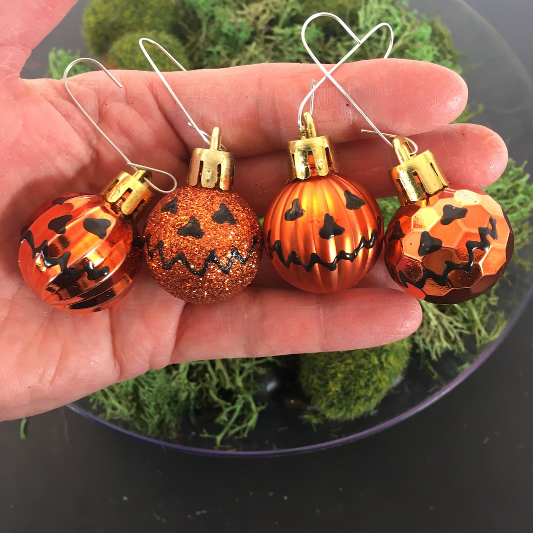 4 Halloween Pumpkin Ornaments ,spooky Home Decor, Pumpkin Ornaments