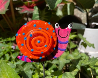 Pink Snail Garden Stake for Plants,Snail Art Decor,Fairy GardenSnail,Yard Art Garden Decor Stakes Outdoor Indoor Cute Snail Sculpture