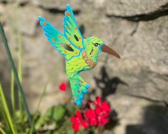 Green Metal Hummingbird Garden Stake,Garden Decor, Garden Art,Garden Gift For Moms,Hummingbird Decor,Hummingbird Lover Gift