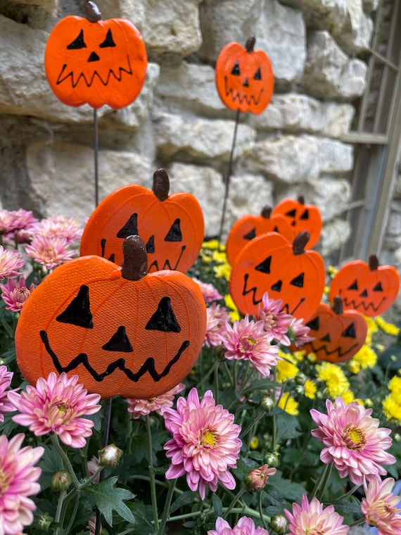 Clay Pumpkin  Halloween Pumpkin Garden Stakes Yard Decor Halloween Decor Jack-O-Lantern Decor Potted Plant Decor Fall Home Accents