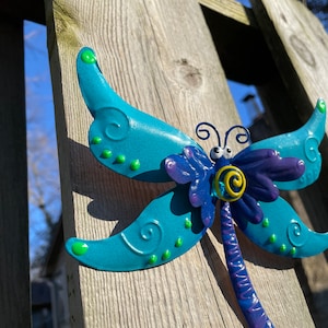 Blue Dragonfly Garden Wall Hanging Decor-Garden Fence Wall Decor-Dragonfly Yard art-Patio Decor Gift For Her-Metal Dragonfly Privacy Fence
