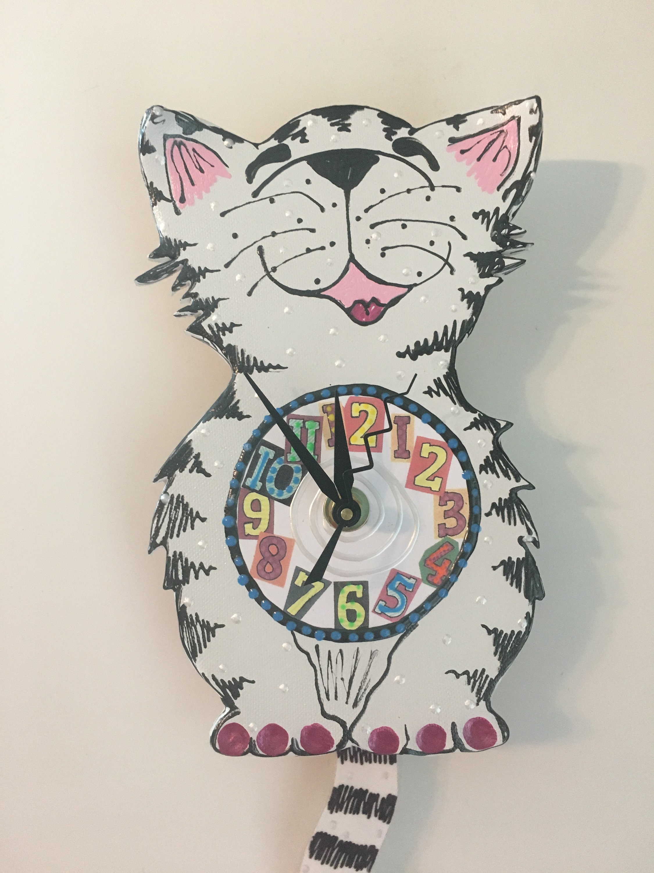 Cat Clock with Swinging Tail Pendulum •Cat Lover Gift KITTYCAT CLOCK