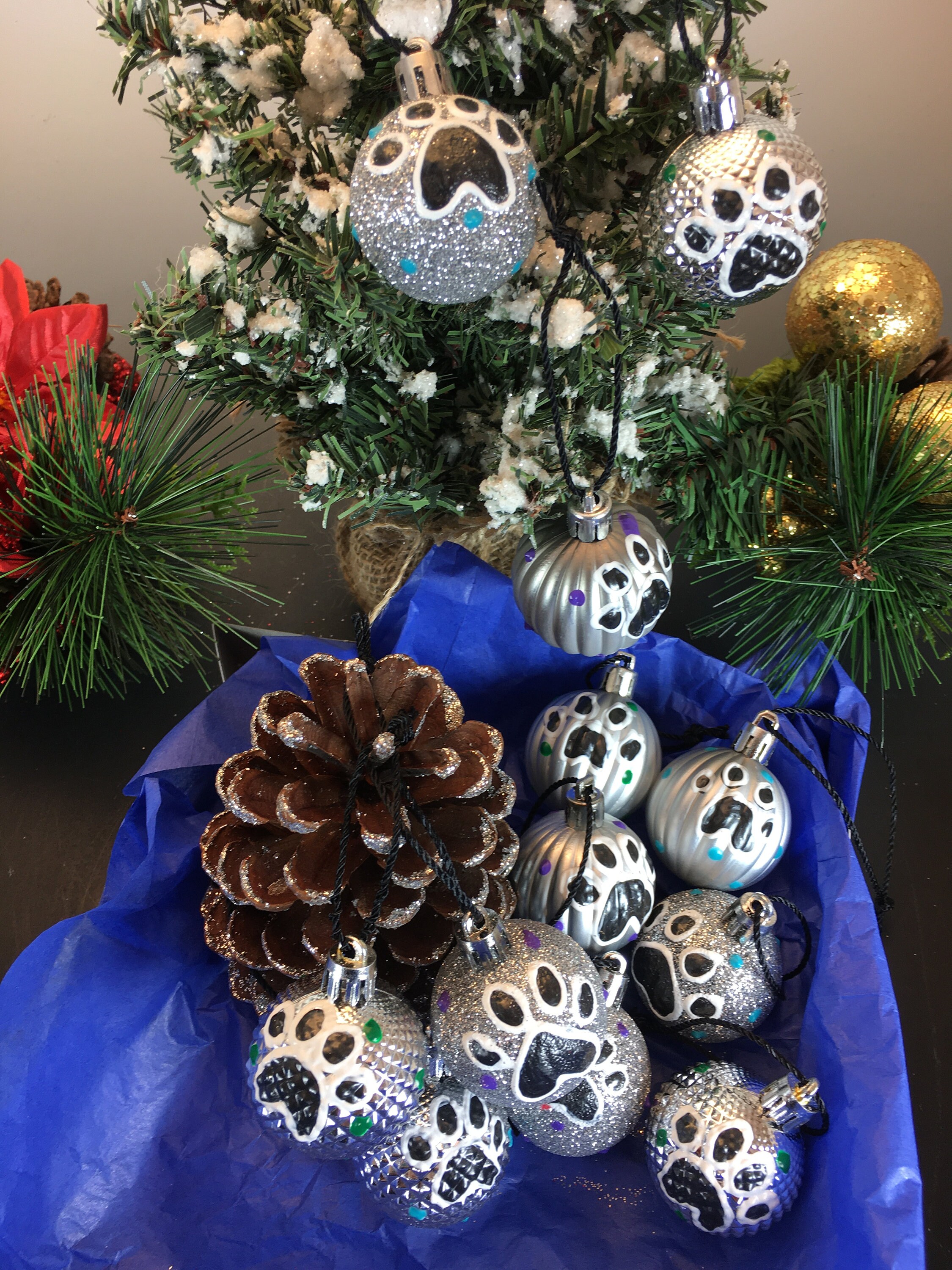 dog mom christmas ornament