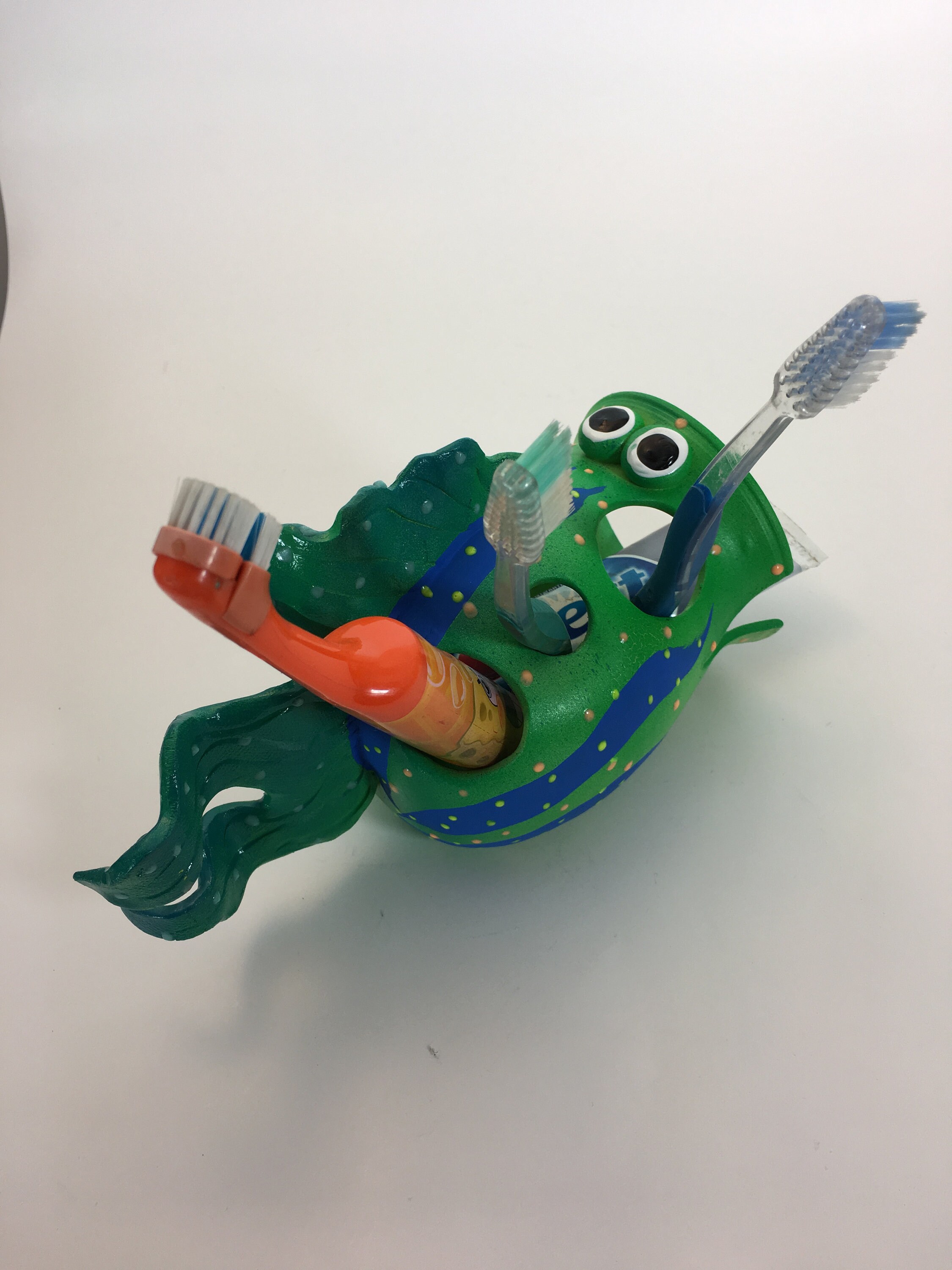 Whimsical Fish Toothbrush Holder, Underwater Fish Room Decor, Beach