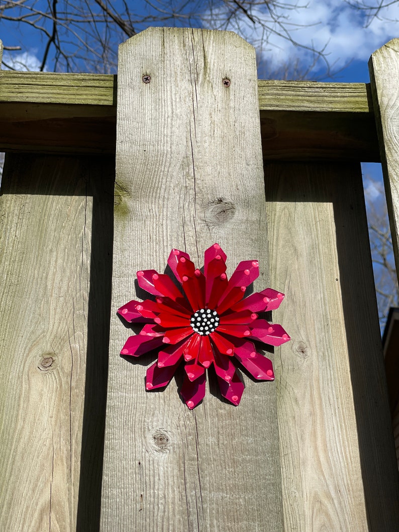 Metal Flowers,5 Fence Flowers,Fence Decoration,Patio Decor-Yard Art Whimsy Garden Art Perfect Wall or Privacy Fence Accent,Pool Decor image 7